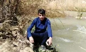 فداکاری پسر جوان هنگام سیل استهبان