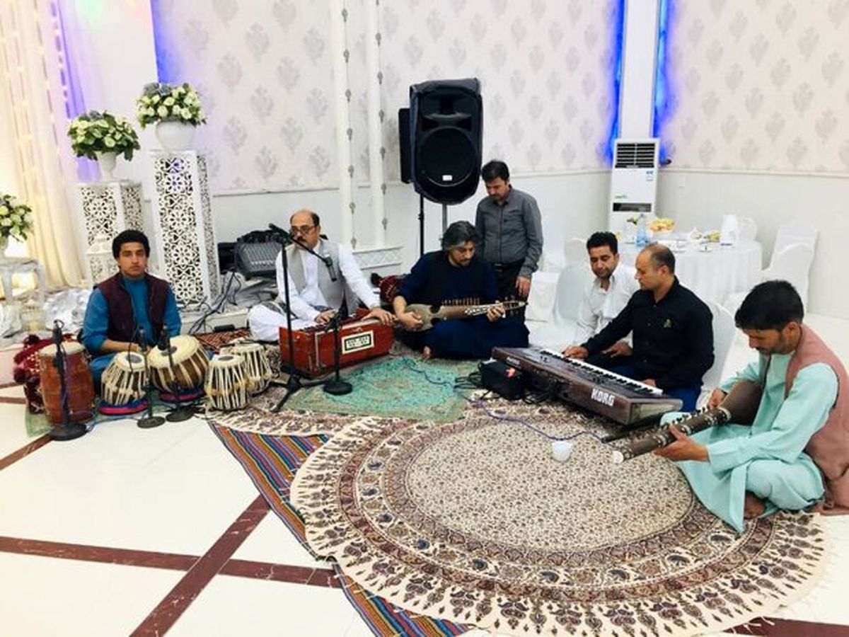 رابطه طالبان با اهالی موسیقی؛ از گرفتن و شلاق زدن و آزاردادن تا ساز را به گردن انداختن/ یک موزیسین هراتی: طالبان اعلام کرده که موسیقی حرام مطلق است