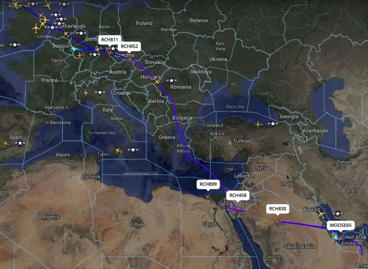 تداوم اعزام گسترده نیرو و تجهیزات هوایی آمریکا به خاورمیانه همزمان با مذاکرات عمان