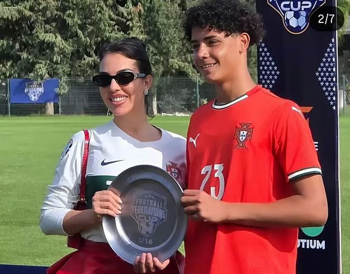 اولین جام رونالدوی کوچک 

