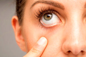 علائم بیماری خشکی چشم را بشناسید