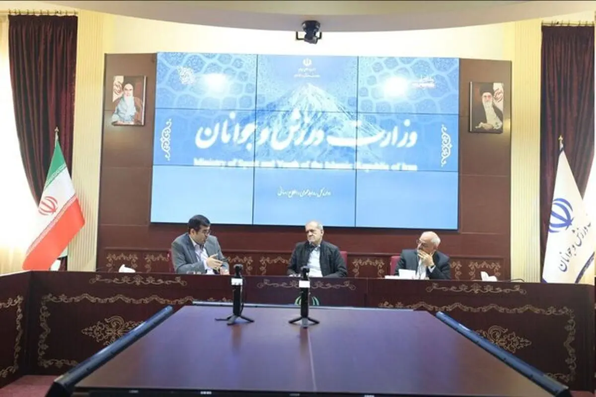 حضور رئیس‌جمهور در وزارت ورزش و جوانان
