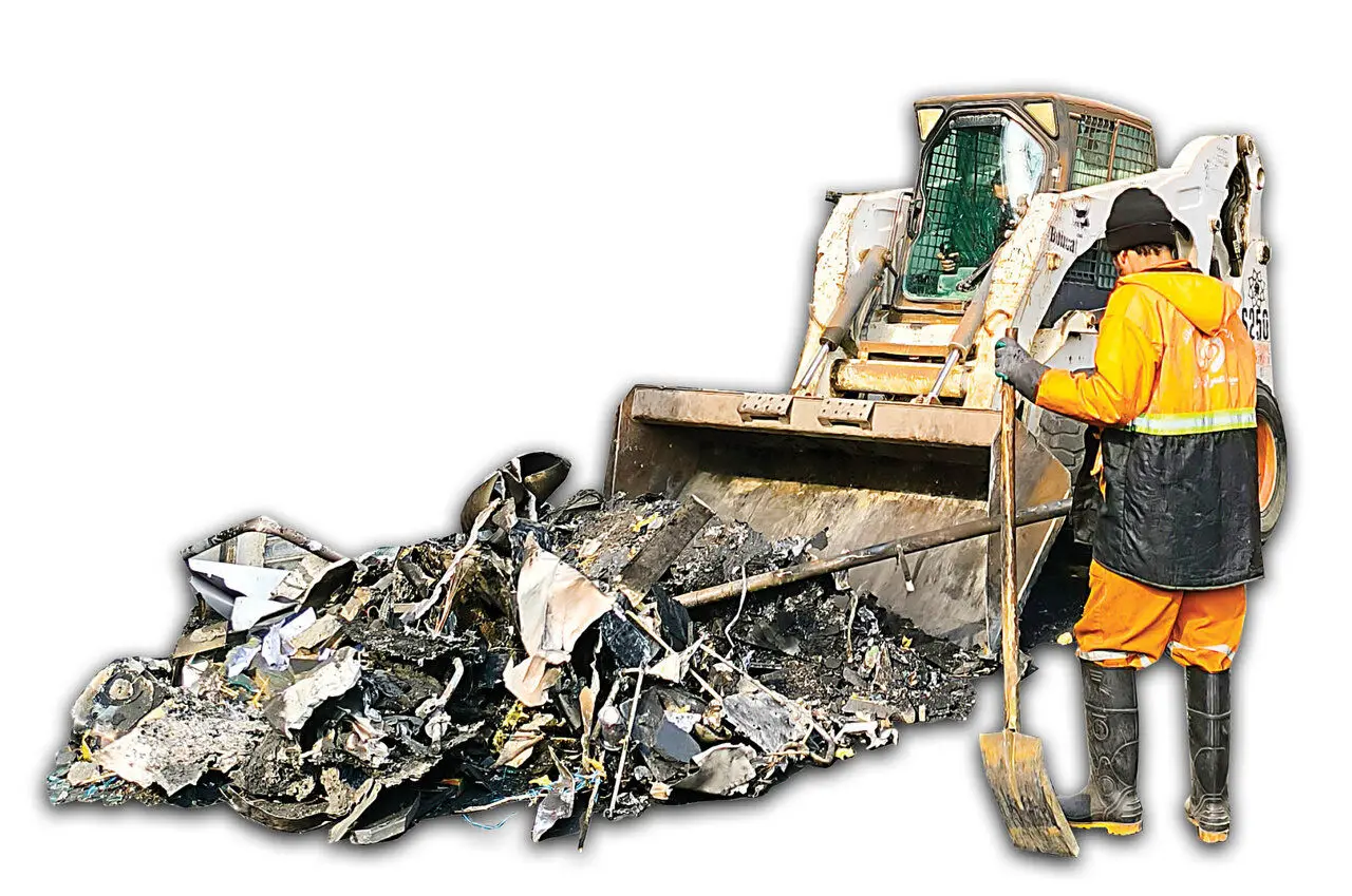 پسماند موشک‌ها و پهپادهای منفجر شده در تهران چه می‌شود؟/ چند پاکبان کار پاکسازی تهران را در جنگ انجام می‌دهند؟