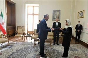 رایزنی سفیر جدید سوئیس در تهران با وزیر امور خارجه

