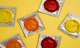 کاندوم و رابطه زناشویی؛ انواع، مزایا و معایب 
