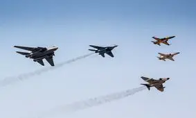 چرا ۶ فرمانده ارشد نظامی در سخنرانی امروز رهبری غایب بودند؟