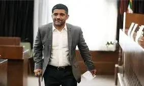 علیرضا دبیر؛ از ماجرای گرین کارت آمریکا تا مهاجرت ورزشکاران و تعارف ساندیس/ ویدیو