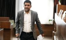 علیرضا دبیر؛ از ماجرای گرین کارت آمریکا تا مهاجرت ورزشکاران و تعارف ساندیس/ ویدیو