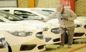 محموله خودروهای وارداتی را متوقف نکرده ایم