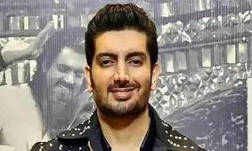 واکنش فرزاد فرزین به عکس پر حاشیه اش: خیلی ساده لوح بودم/ ویدئو