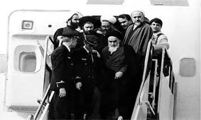  ماجرای پوشیدن جلیقه ضد گلوله توسط امام (ره) چه بود؟/ سرنوشت عجیب همراه فرانسوی امام خمینی (ره) که دستش را گرفت