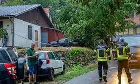 مرد مسلح پس از قتل عام خانواده اش، عابران پیاده را به رگبار بست