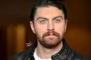 واکنش امیرحسین فتحی به شایعه ازدواج پریناز ایزدیار و پدرش/ ویدئو