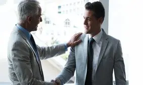 ۱۰ رفتار که موجب می‌شود دیگران به شما احترام بگذارند