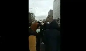 تجمع بازنشستگان فرهنگی مقابل وزارتخانه/ انتظار طولانی برای پاداش پایان خدمت