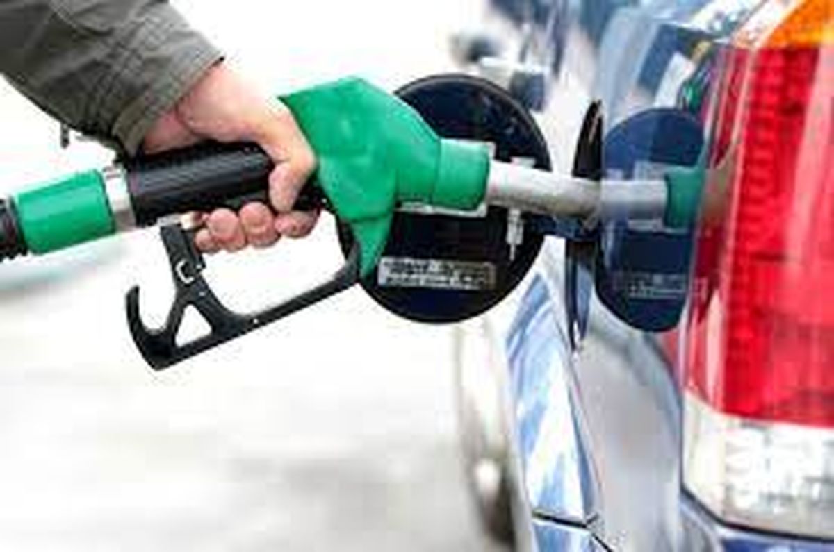 در دولت روحانی تولید بنزین افزایش یافت و صادرکننده بودیم؛ الان در آستانه واردات بنزین هستیم