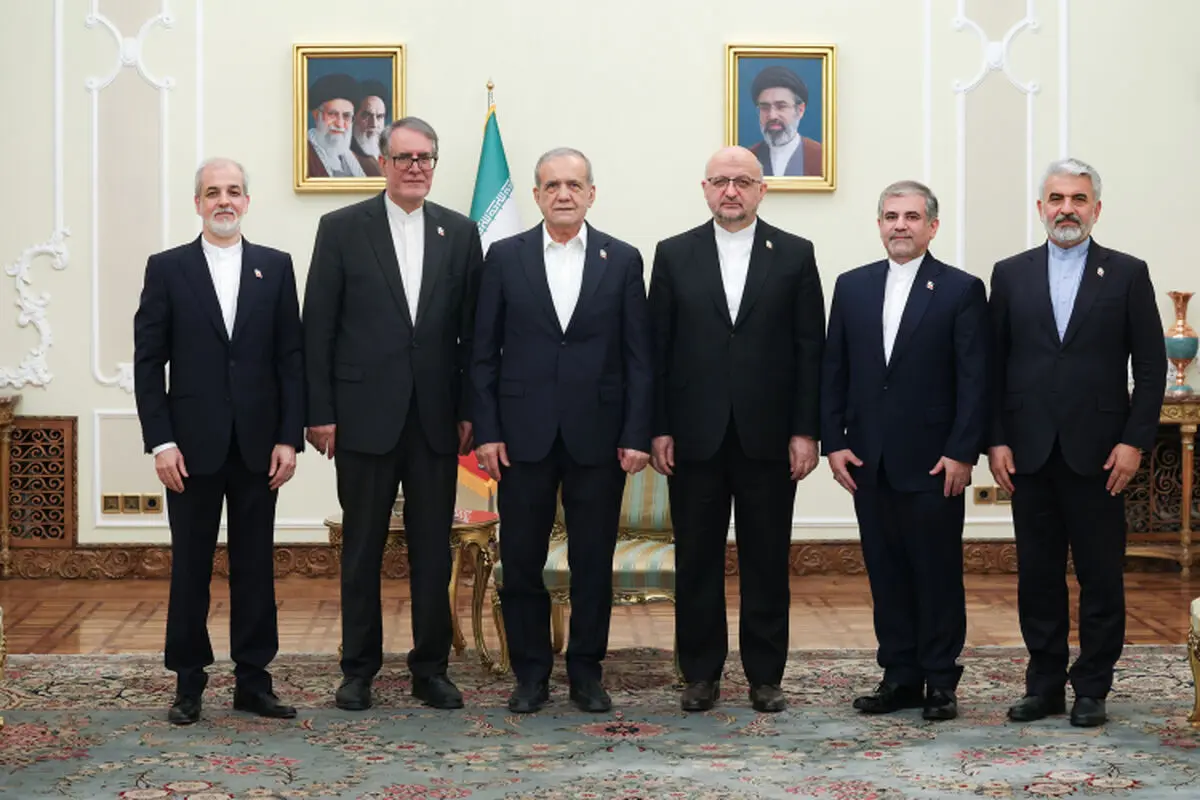 پزشکیان: حامل پیام برادری، دوستی و وحدت باشید و از دعواهای مذهبی و دینی پرهیز کنید