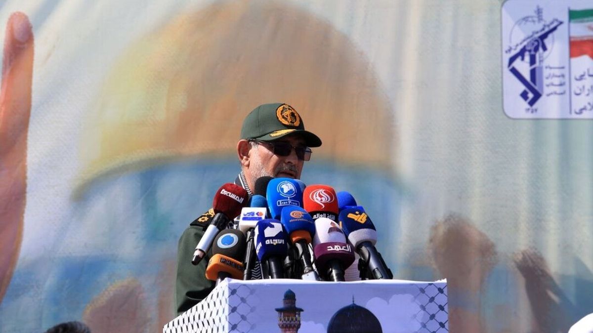 فرمانده نیروی دریایی سپاه: دریا را برای صهیونیستها به جهنم تبدیل میکنیم