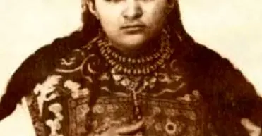 پنج عکس از «فاطمه سلطان»؛ دختر باغبان که همسر شاه شد 