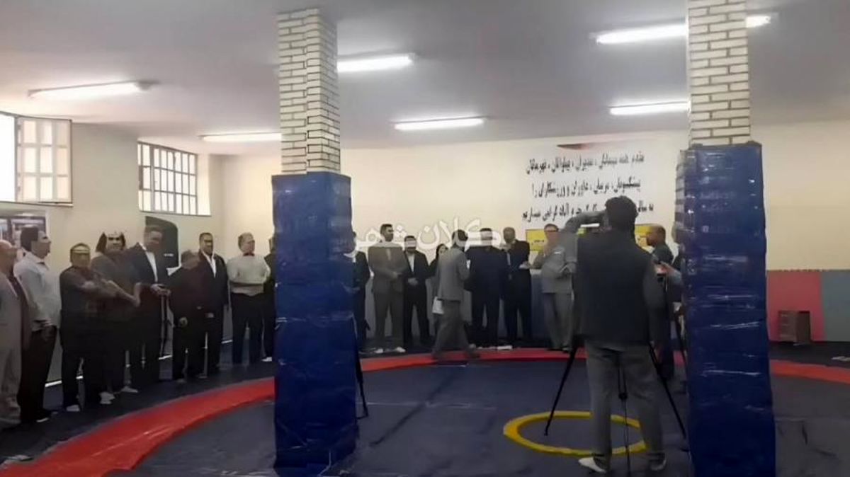 توضیح رئیس هیات کشتی لرستان درباره افتتاح سالنی با تشک ستون دار!