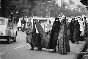 عکس عجیب صف گاز در تهران ۴۰ سال پیش