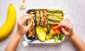 تغذیه سالم در میانسالی، سپری مؤثر در برابر زوال مغز