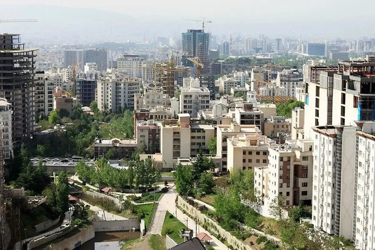 نرخ آگهی‌های مسکن پس از جنگ تا ۵ درصد کاهشی شد/ میانگین قیمت آگهی‌ها متری ۱۱۱ میلیون است/ ادعای فرار از تهران به شمال در آمار‌ها دیده نمی‌شود