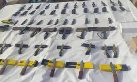 شناور حامل سلاح در آب‌های گناوه توقیف شد