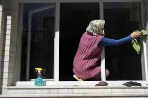 توصیه‌های ایمنی برای خانه‌تکانی/ از خطر برق‌گرفتگی تا مسمومیت با مواد شوینده
