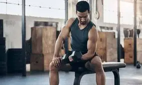 تمرین بدنسازی با وزنه سبک یا سنگین، کدام بهتر است؟
