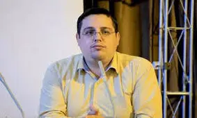 ابوالفضل اقبالی: تنها وظیفه زن، تمکین جنسی است و در هر حالتی باید تمکین کند/ رضایت زن مهم نیست؛ زن حقوق نفقه و مهریه دارد؛ باید تمکین جنسی کند/ ویدئو