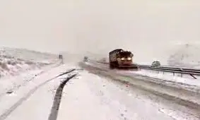 مسدود شدن آزادراه تبریز - زنجان به علت برف سنگین​