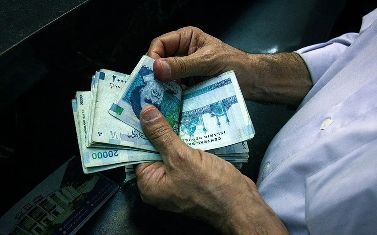 سهم پول نقد در خریدهای حضوری چقدر است؟