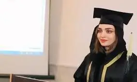 حضور بهنوش طباطبایی با بادیگارد در مراسم فارغ‌التحصیلی/ ویدئو