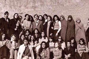 سفر به تهران قدیم؛ این دختران تهرانی گروه ضربت تشکیل دادند/ تصاویر