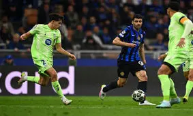 مهدی طارمی بعد از بازی بارسا در رختکن چکار کرد؟