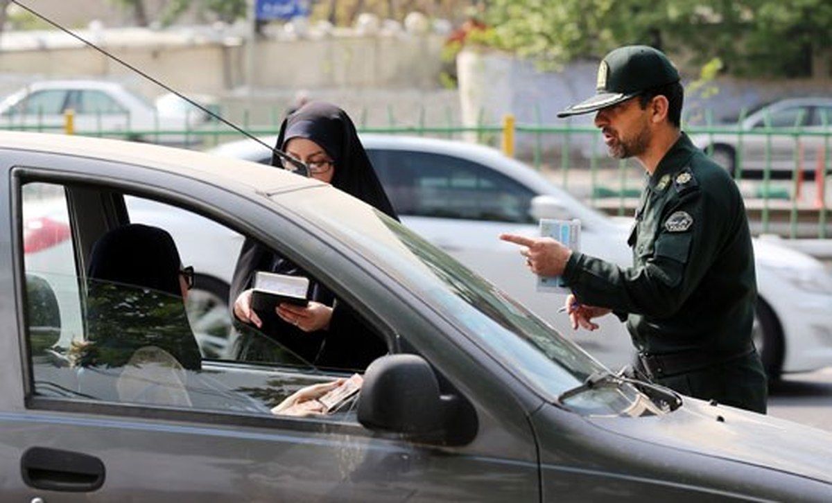 ارسال پیامک کشف حجاب به سرنشینان خودروها همچنان انجام می شود