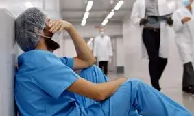  سیستم وزارت بهداشت، نظام برده‌داری است/ آمارهای خودکشی رزیدنت‌های پزشکی یا محرمانه‌اند یا تکذیب می‌شوند

