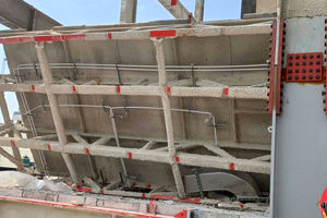 ریزش آوار یک ساختمان روی سر 4 کارگر در میرداماد تهران