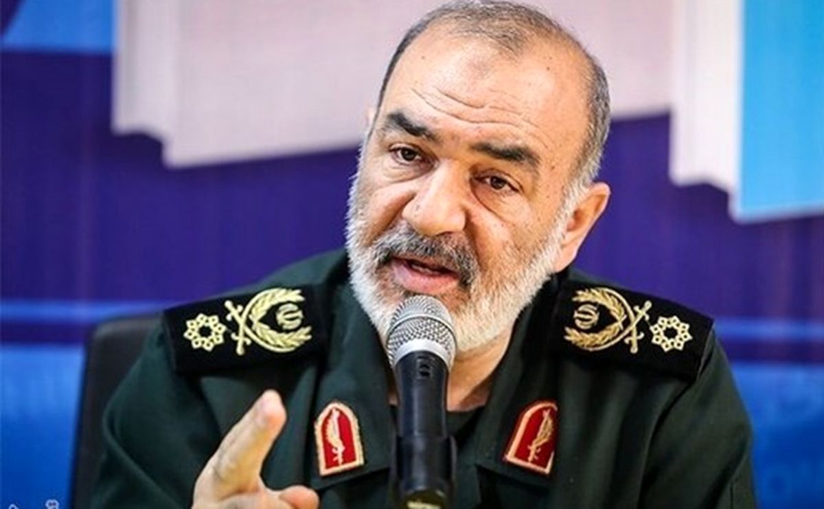 سرلشکر سلامی: ایران در مقابل هیچ قدرتی کرنش نمیکند و با هیچ ظالمی سر سازش ندارد/ از تحریمها، انزوا و تهدید نمیهراسیم
