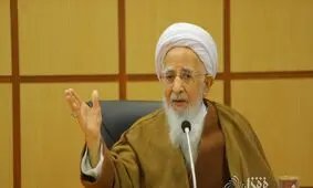 آیت الله جوادی آملی: همه وظیفه دارند برای کاهش فقر و تقویت تولید و اشتغال تلاش کنند
