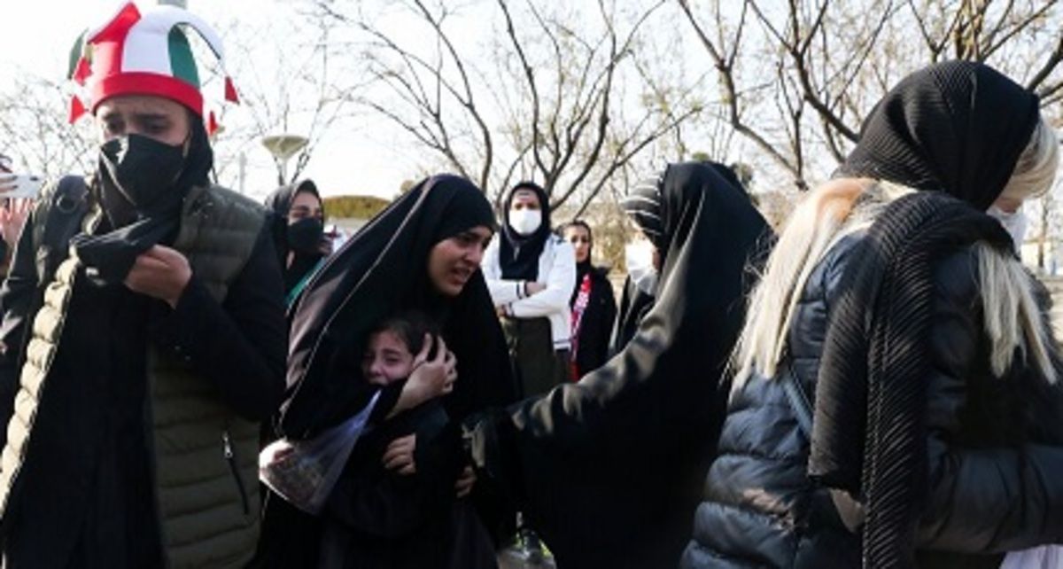 دختر افغانستانی حق تحصیل ندارد، دختر ایرانی حق تماشای فوتبال در ورزشگاه؟