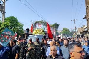امام جمعه پیشین اهواز بر پیکر شهید غلامعلی رشید و فرزندش در دزفول نماز اقامه کرد/ ویدئو