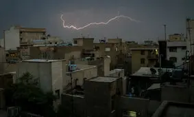 قطعی برق در اثر طوفان شدید در قم