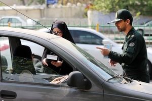 واکنش عباس عبدی به ارسال پیامک‌های حجاب/ مقاومت در برابر خواست جامعه جز شکست نتیجه دیگری ندارد

