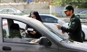 واکنش عباس عبدی به ارسال پیامک‌های حجاب/ مقاومت در برابر خواست جامعه جز شکست نتیجه دیگری ندارد

