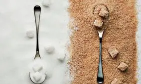 شکر سفید یا شکر قهوه‌ای، کدام یک را انتخاب کنیم؟
