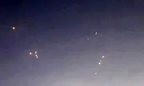 شادی مردم در میدان ولیعصر تهران برای حمله ایران به پایگاه آمریکایی در قطر/ ویدئو