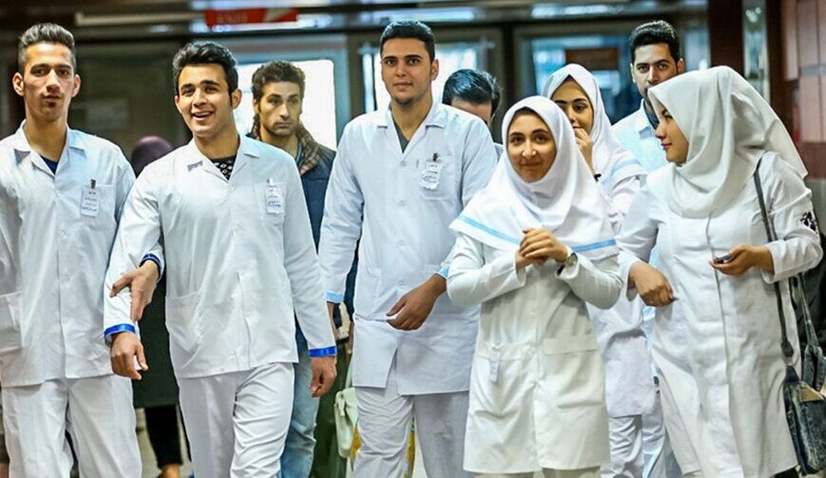 از مسافرکشی و دلارفروشی تا بساز و بفروشی و مهاجرت؛ چگونه میشود پزشکان را در کشور نگه داشت؟