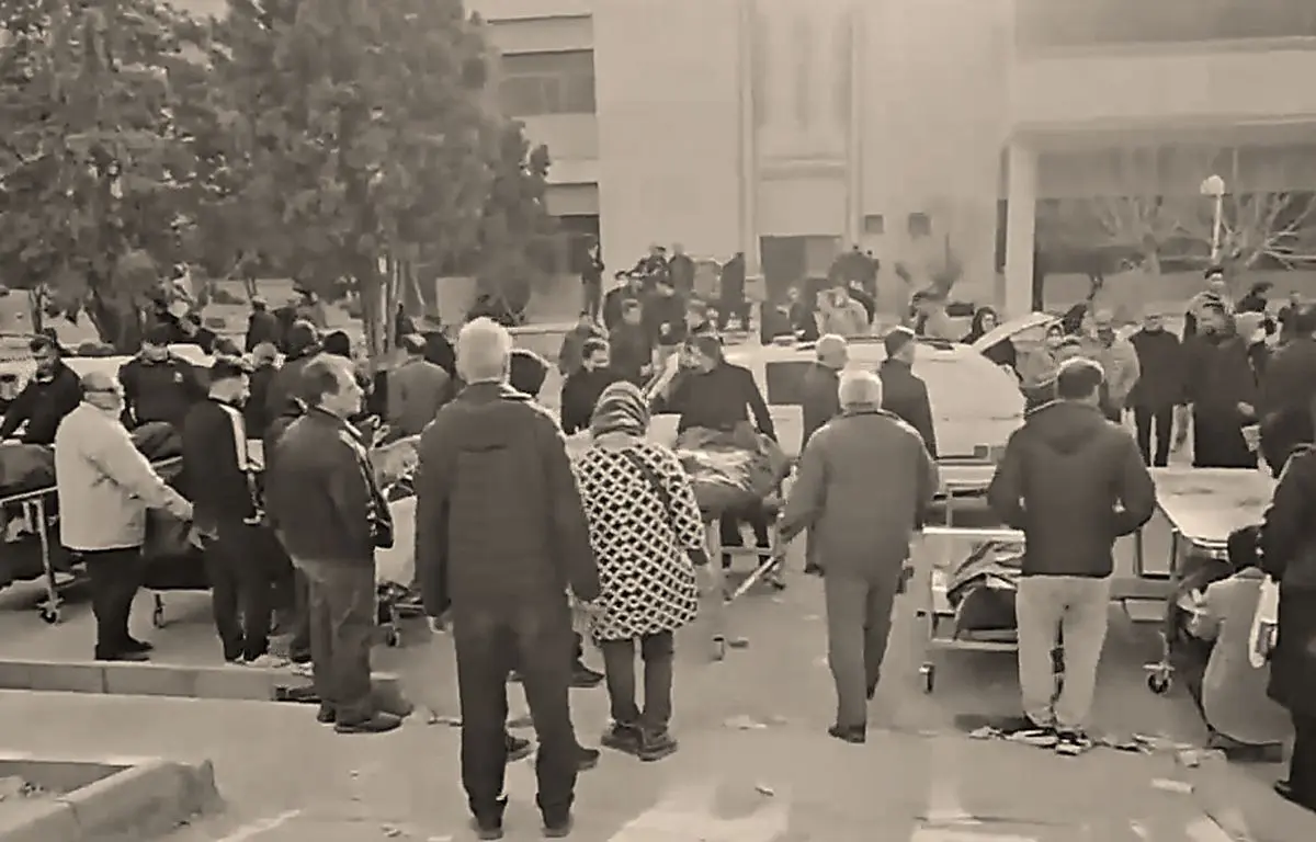 اینک آخرالزمان؛ کهریزک تهران و روایت تلخ خانواده‌هایی میان انبوه کاور‌های سرد در صف شناسایی/ بیمارستانی که تیرخوردگان را بستری نمی کرده است